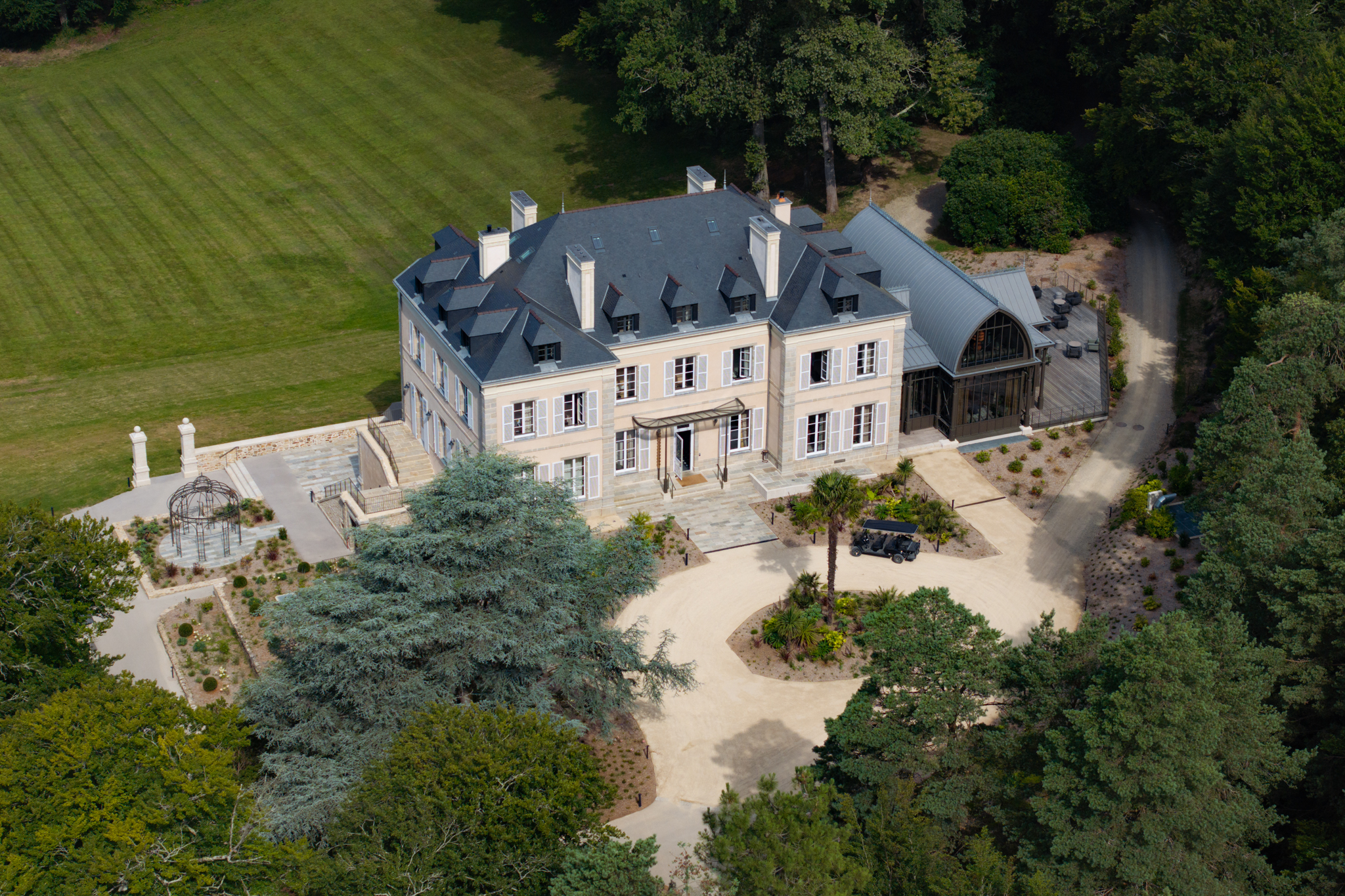 A bird's eye view of the Château du Domaine de Locguénolé