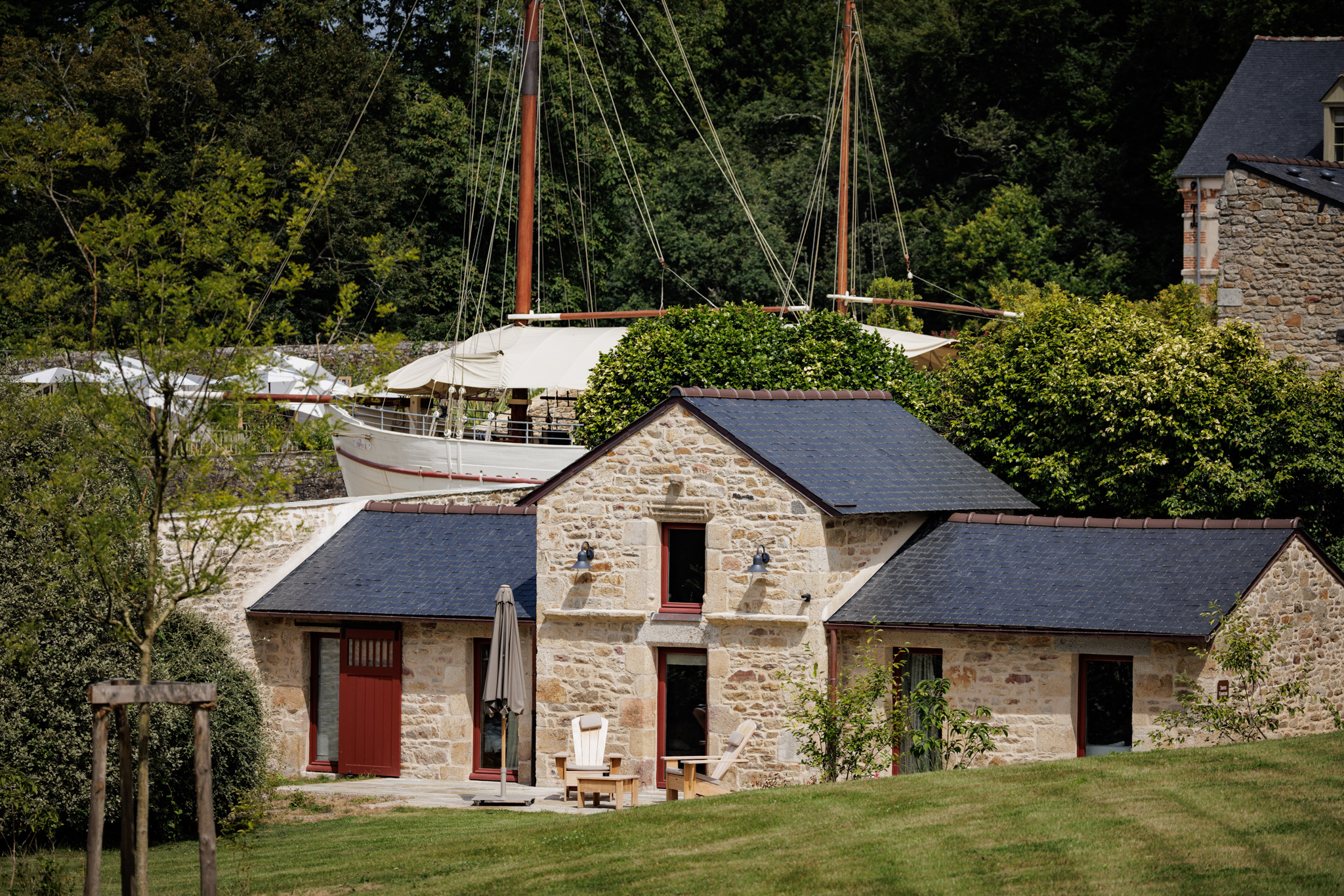 Accommodation suite coucou hotel domaine locguenole bretagne parc bateau christophe le potier