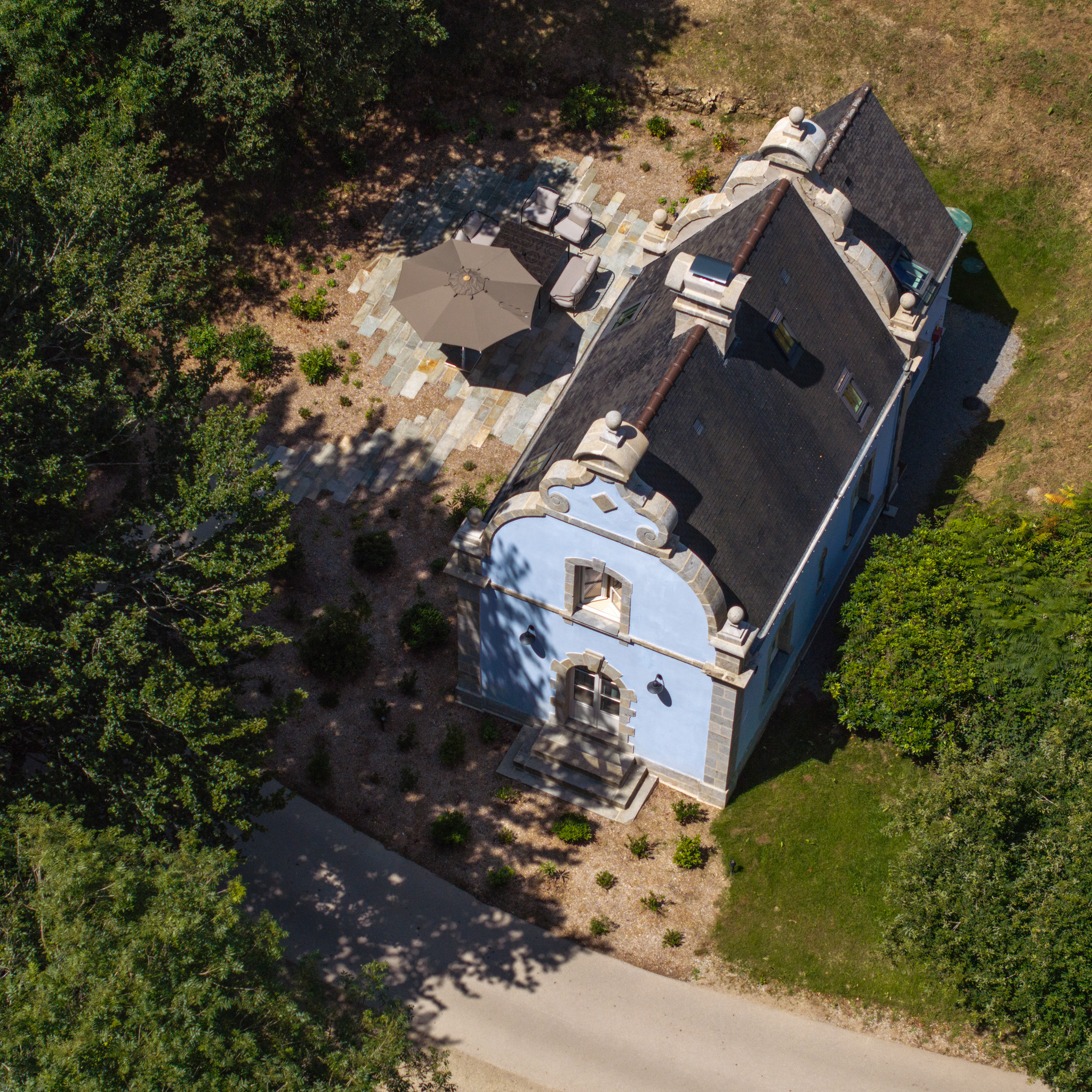 Villa Belem, the Portuguese blue house in Brittany, Morbihan