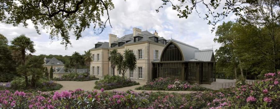 demeure élégante avec serre, entourée de rhododendrons - hôtel 4 étoiles bretagne